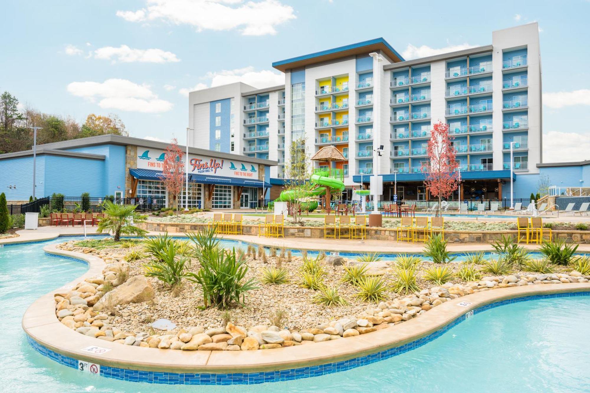 Compass By Margaritaville Hotel Пиджен Фордж Екстериор снимка